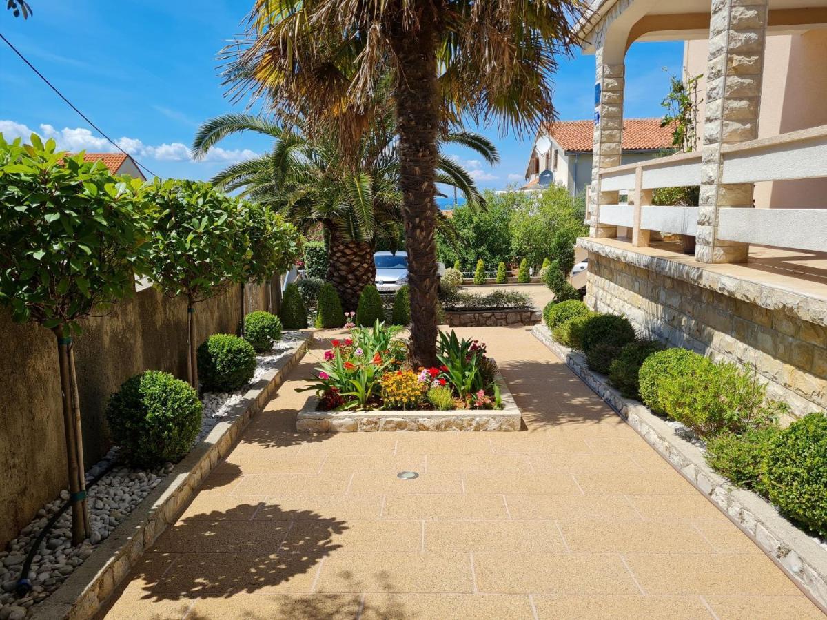 Apartments With A Parking Space Lun, Pag - 4062 Lun  Buitenkant foto