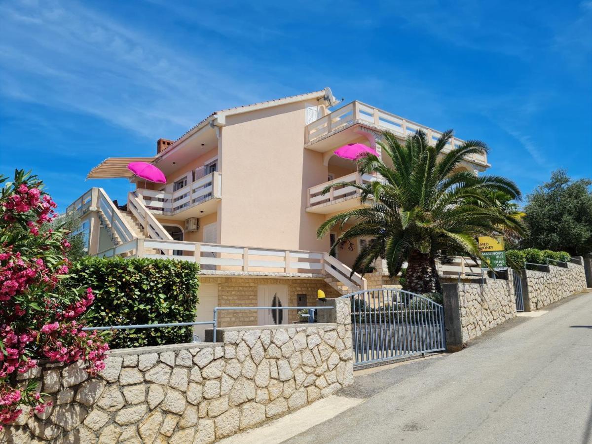 Apartments With A Parking Space Lun, Pag - 4062 Lun  Buitenkant foto
